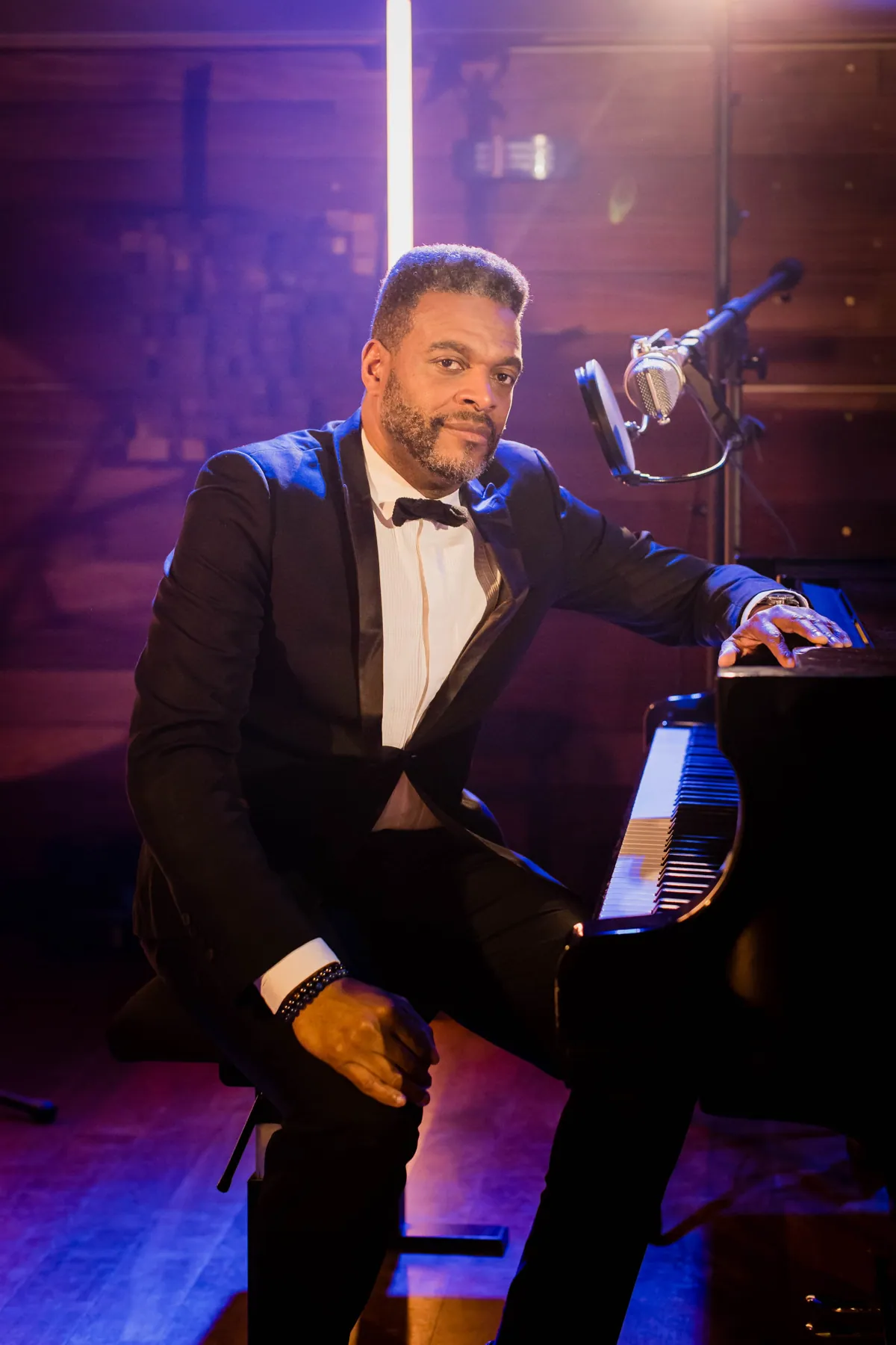 Pianist/Vocalist Series: Cocktails With Chris Rouse à The Bad Angel
