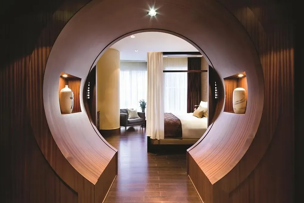 Shangri-La Hotel Lobby & Lounge Bar · Toronto