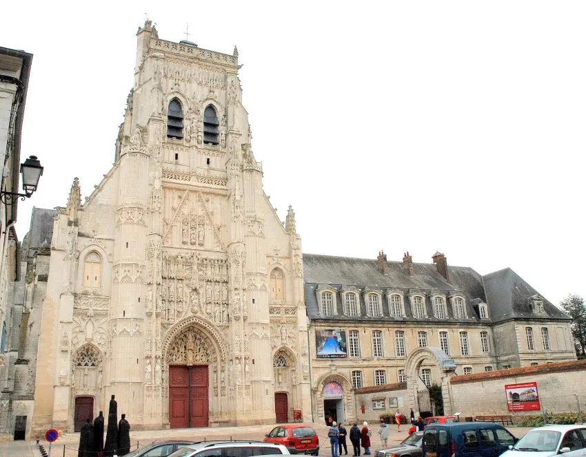 Abbaye royale de Saint-Riquier · Saint-Riquier