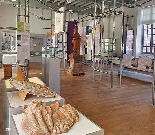 Ancien collège - Maison de la Culture et Centre d'Interprétation de l'Architecture et du Patrimoine · Montauban