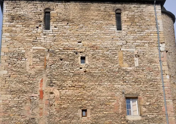 Le bourg Saint-Gengoux-le-National