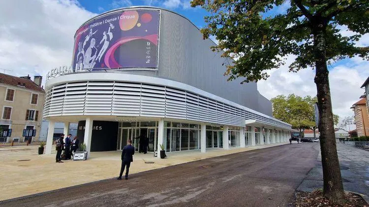 Place du Foirail Complexe Culturel du Foirail · Pau