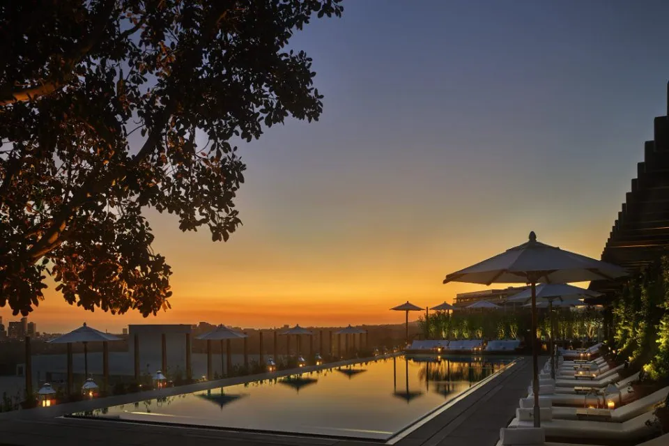 SUNSET ROOFTOP · Los Angeles